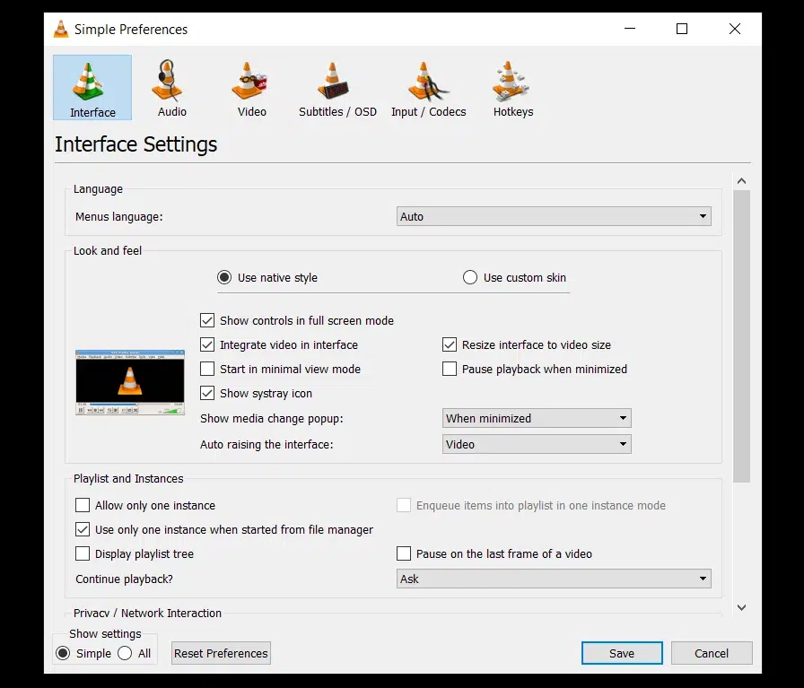 Préférences simples de VLC avec l’option Afficher les paramètres en bas à gauche